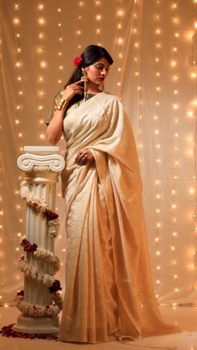 VYAJANTHI - Cream Coloured Mooga Silk Mukaish Embroidery Saree