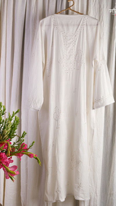 Kabootarbaazi - White